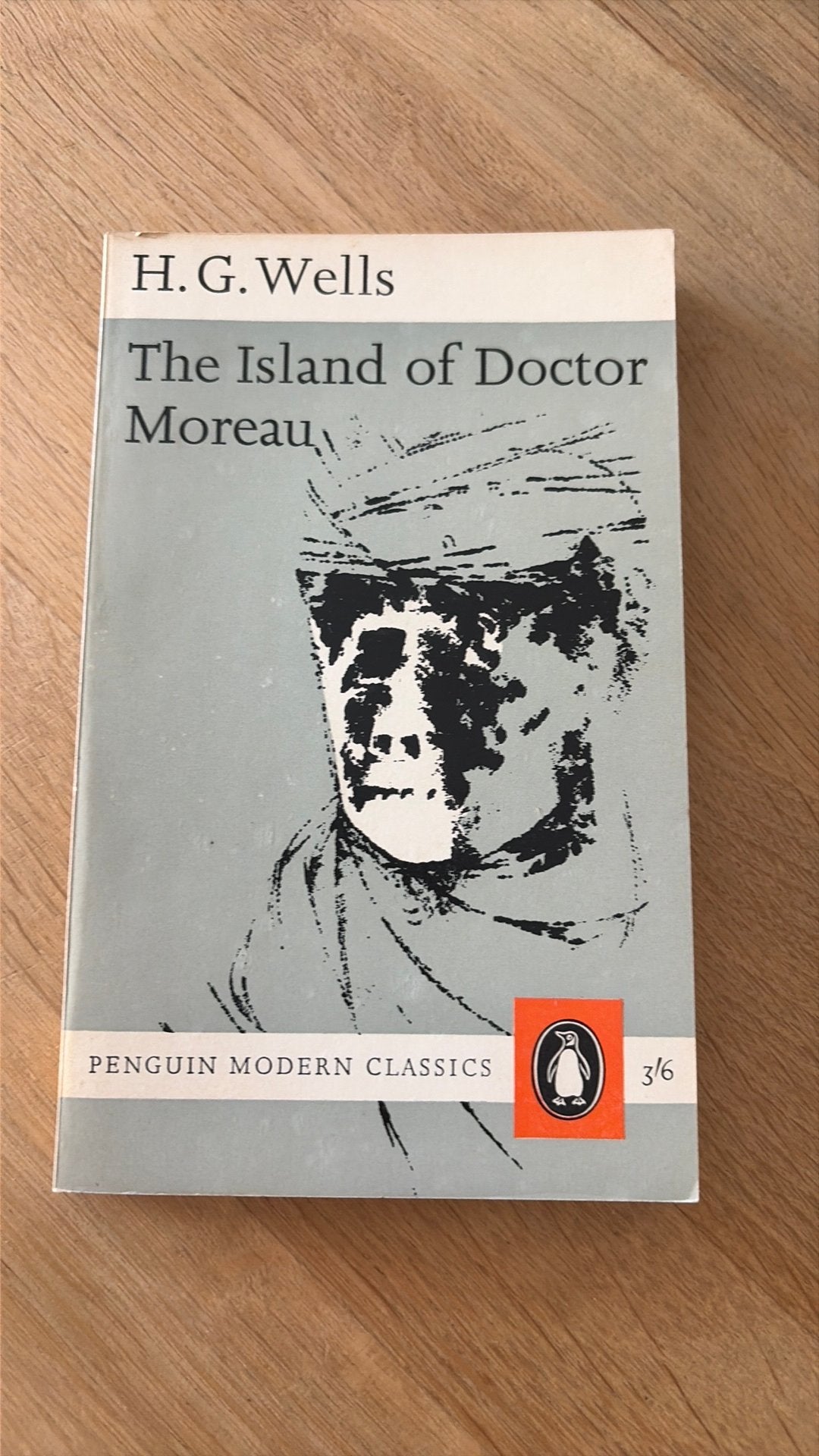 The Island of Doctor Moreau - H.G. Wells, Boeken, Ophalen of Verzenden, Gelezen, Europa overig