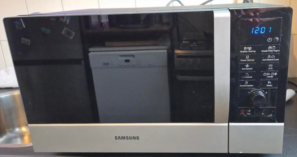 Samsung Combimagnetron - Zilver/Zwart Nieuwprijs 169,-, Witgoed en Apparatuur, Magnetrons, Ophalen, Combimagnetron, Gebruikt, Hete lucht