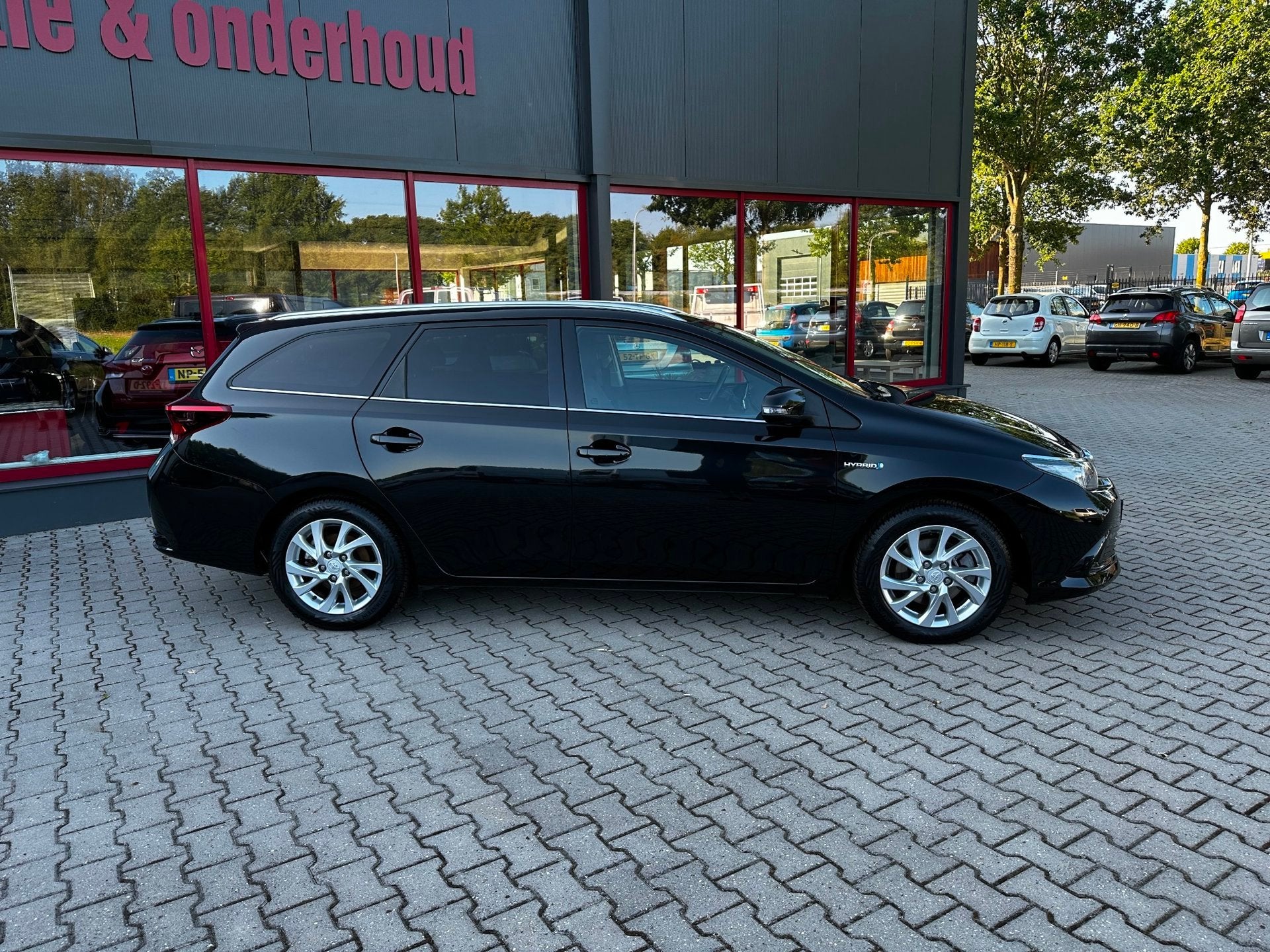 Toyota Auris Touring Sports 1.8 Hybrid Business Plus / Autom, 28 km/l, Gebruikt, Euro 6, Zwart