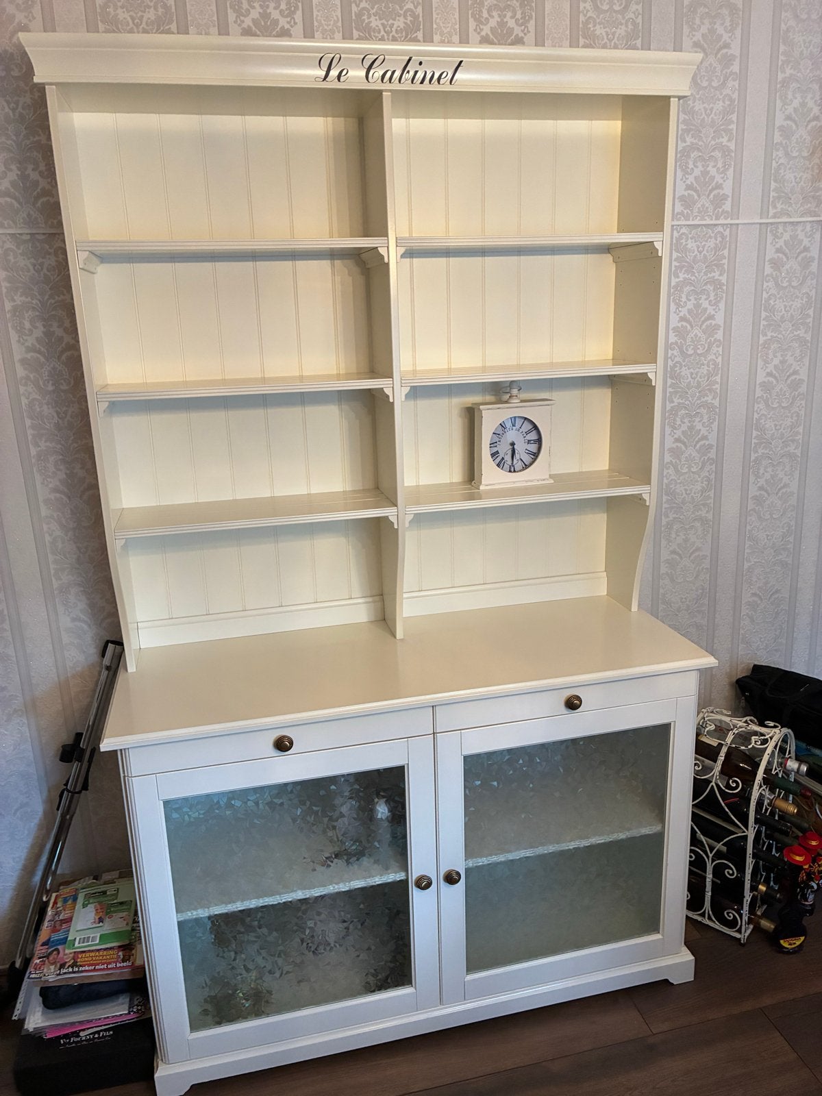 Le Cabinet Dressoir met Vitrinekast - Crème Wit, Huis en Inrichting, Ophalen, 100 tot 150 cm, Zo goed als nieuw, Met lade(s)