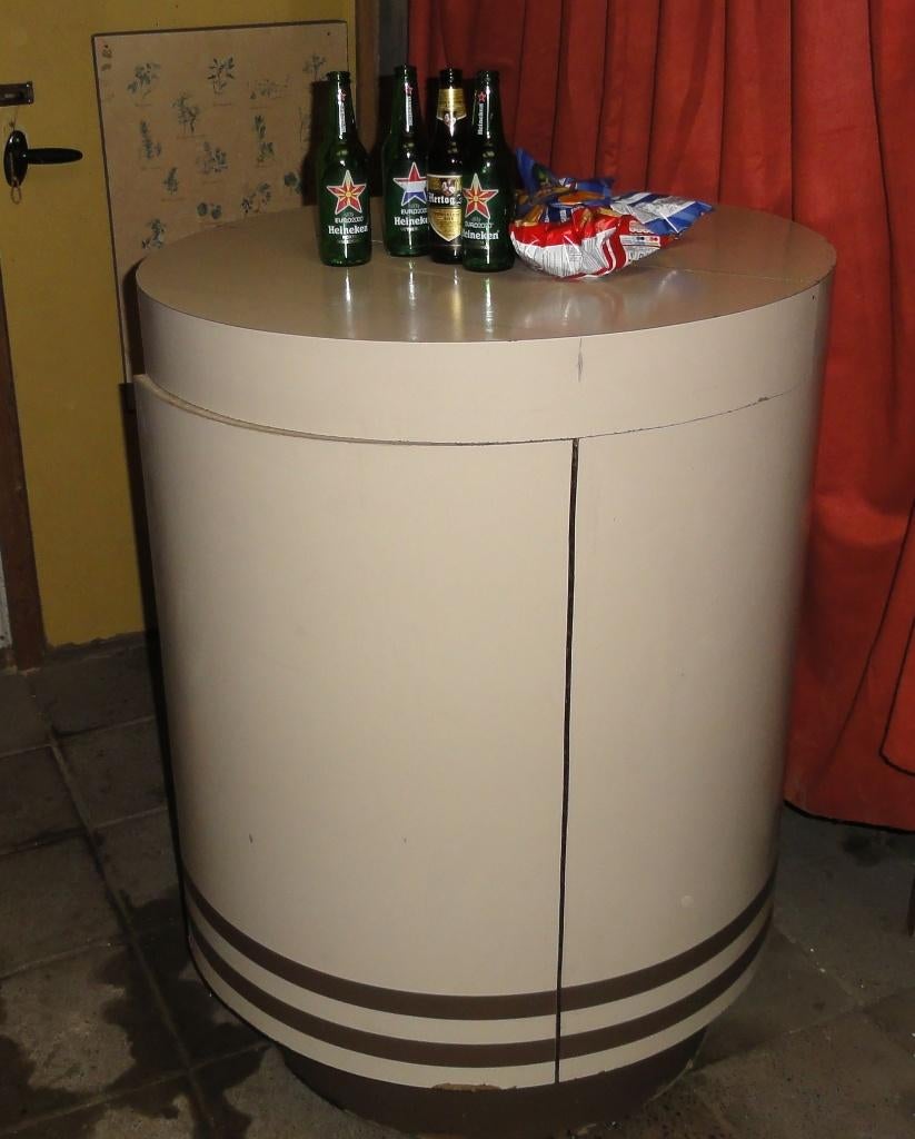 Biertafel, statafel, barrel tafel met veel opbergruimte, Huis en Inrichting, Tafels | Statafels, Ophalen, Zo goed als nieuw