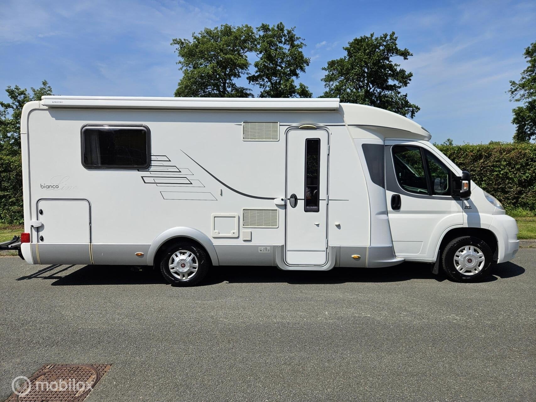 Hymer T 698 CL Bianco Line Edition Queensbed-Euro5-131PK, Caravans en Kamperen, 7 tot 8 meter, Bedrijf, Hymer, 7 tot 8 meter