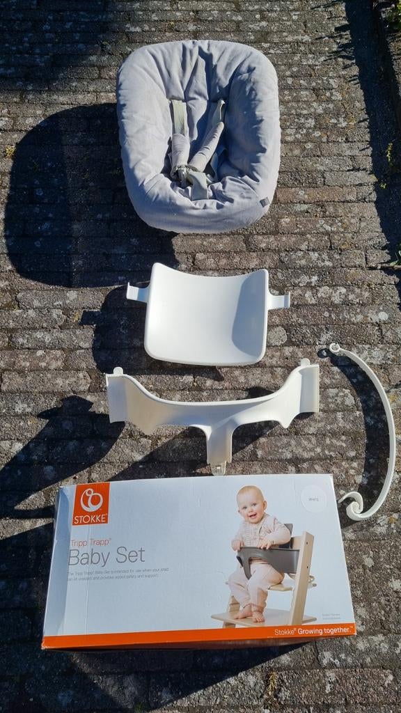 Stokke Tripp Trapp Baby Set met kuipstoel, kussen en gordel., Kinderen en Baby's, Kinderstoelen, Ophalen, Zo goed als nieuw, Meegroeistoel
