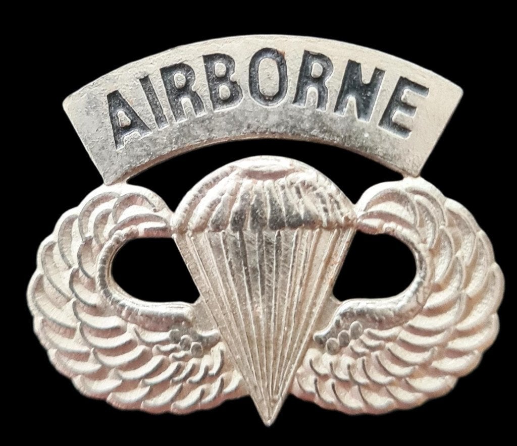 Airborne pin- zilverkleur, Verzamelen, Verzenden, Nieuw, Stad of Land, Speldje of Pin