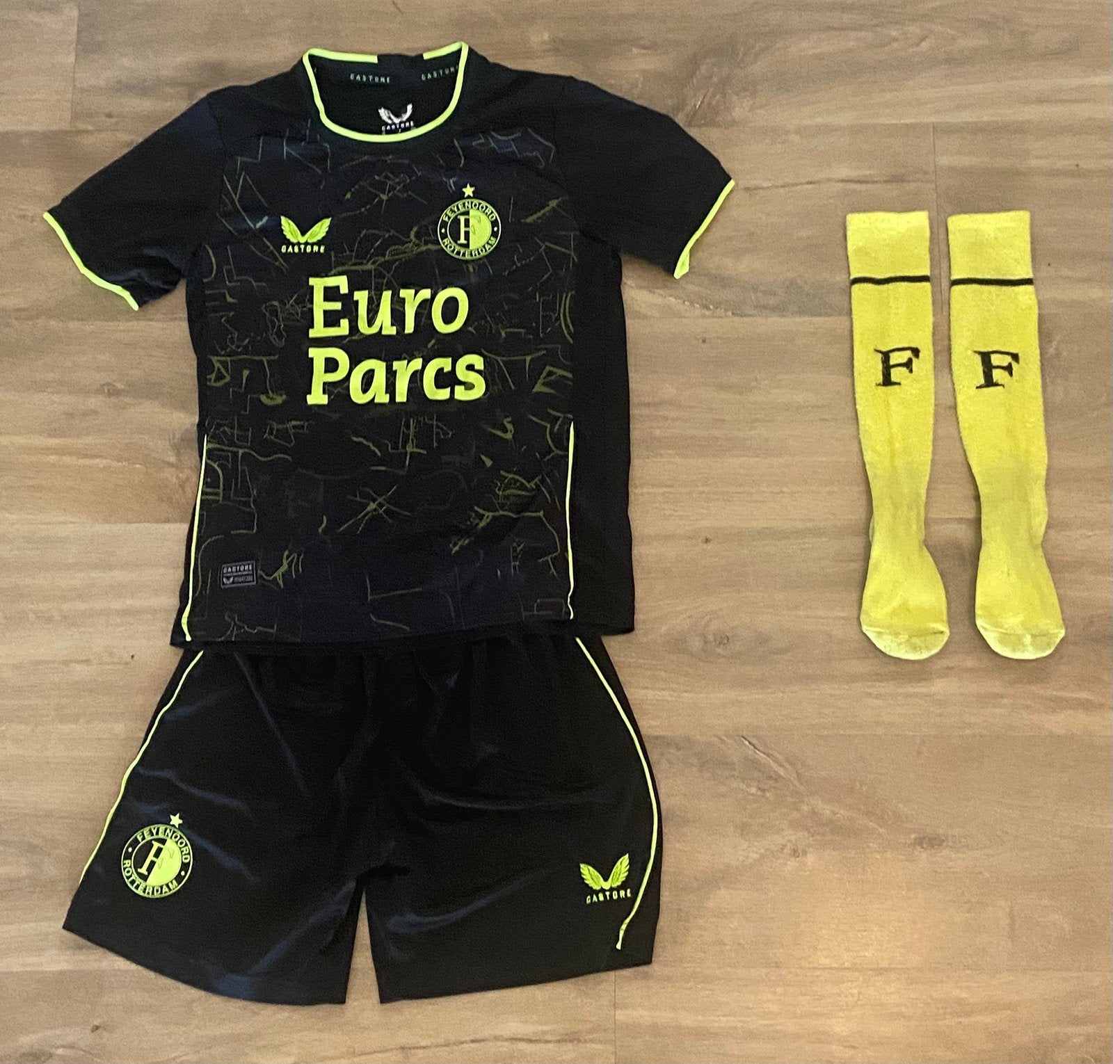 Feyenoord tenue seizoen 2023/2024, Ophalen, Zo goed als nieuw, Jongen of Meisje, Sport- of Zwemkleding