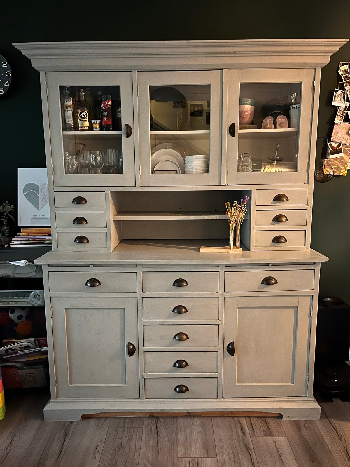 Foto 6 van Landelijk dressoir/buffetkast met veel opbergruimte