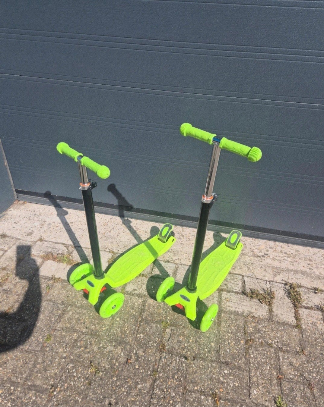 Nieuwe groene step met lampjes in de wielen, Ophalen of Verzenden, Nieuw, Gewone step