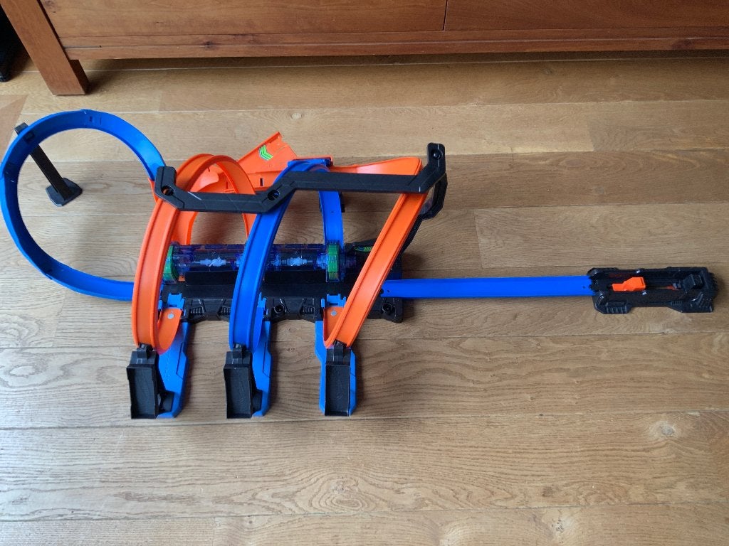 Hotwheels loopingbaan + 1Hotwheels auto, Ophalen, Racebaan, Zo goed als nieuw, Hot Wheels