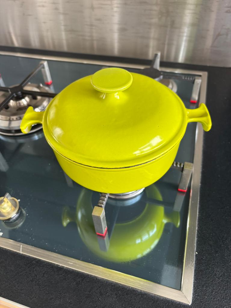 Le Creuset La Mama Enzo Mari 17 pan gietijzer, Ophalen of Verzenden, Zo goed als nieuw, Gietijzer