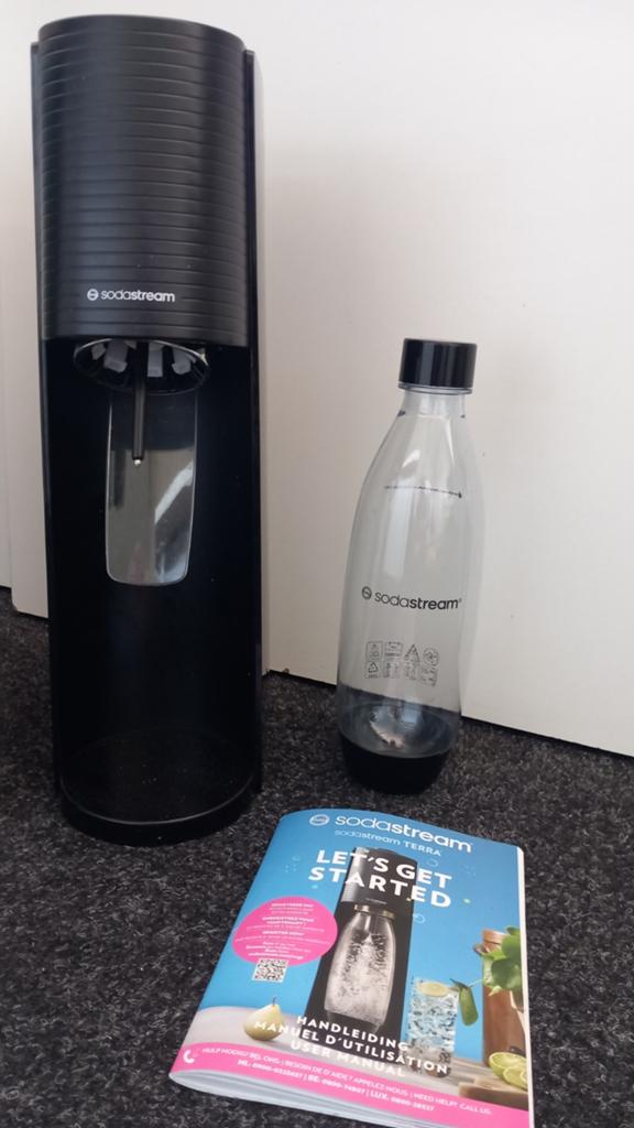 Sodastream Terra - Zwart - Inclusief fles en handleiding, Ophalen of Verzenden, Zo goed als nieuw