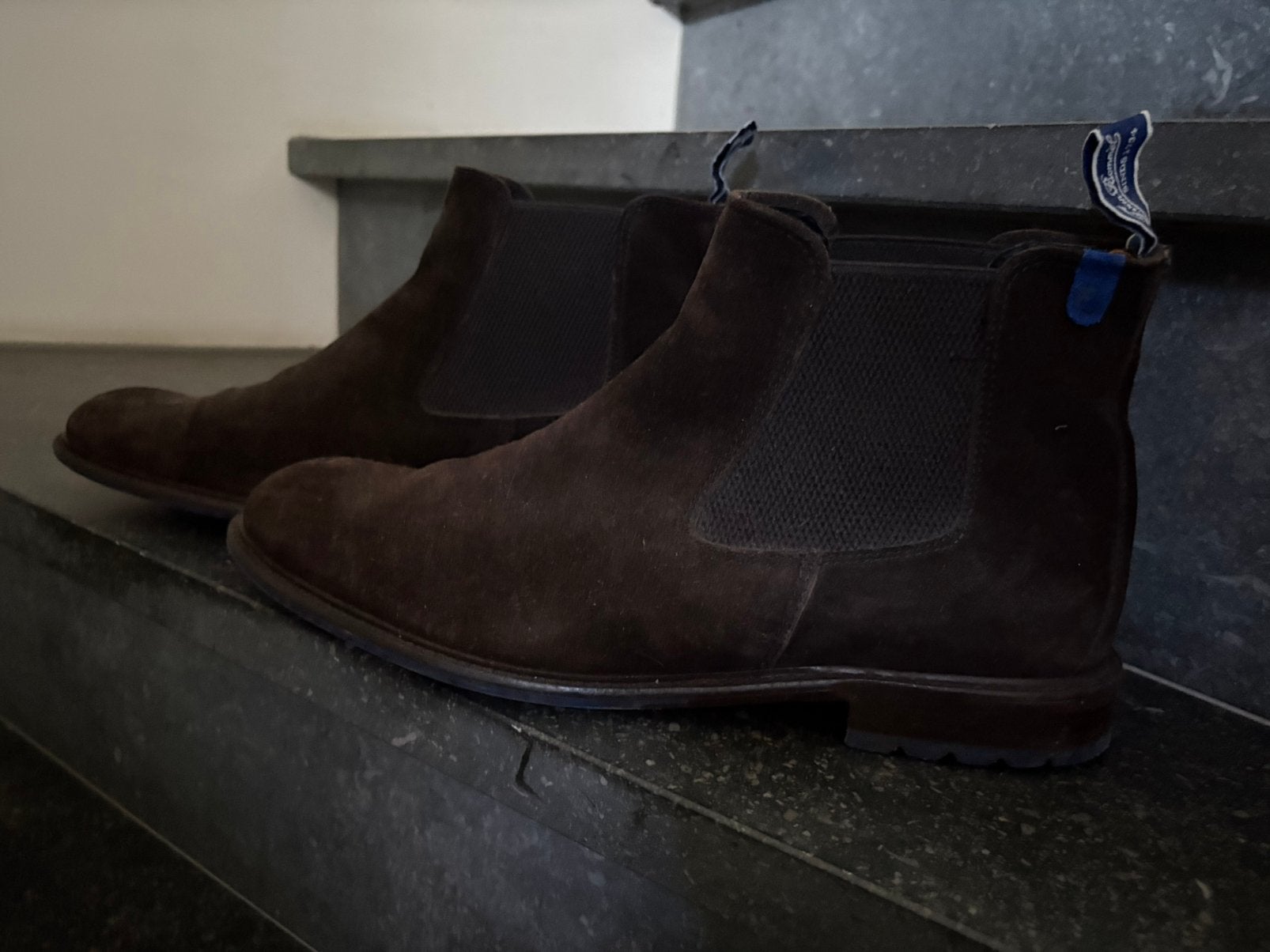 Donkerbruine suede chelsea boots maat 8,5, Kleding | Heren, Ophalen, Bruin, Boots, Gedragen