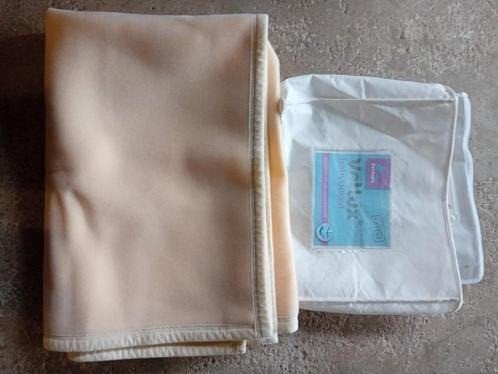 Vellux baby deken pretura reageert op lichaams warmte, Ophalen, Zo goed als nieuw, Beige, Deken