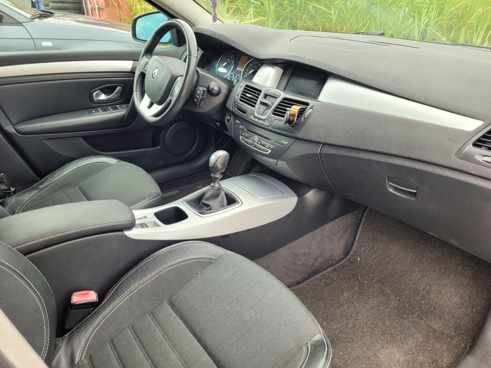 Renault Laguna 2.0 16V 140 Estate 2008 Grijs, Laguna, 4 cilinders, Zilver of Grijs, 1300 kg