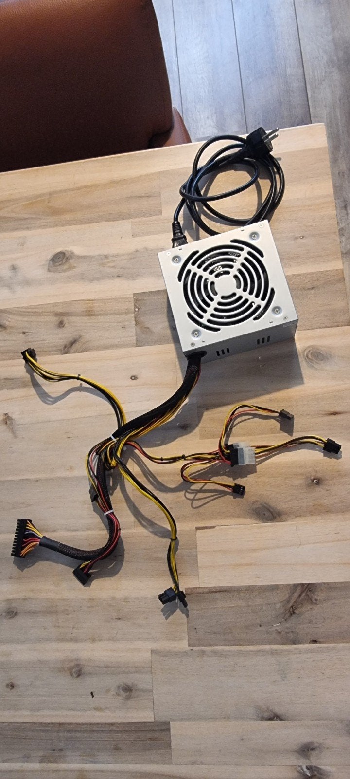 500W Voeding met 2x 6-pins PCIe kabel voor videokaart, Ophalen
