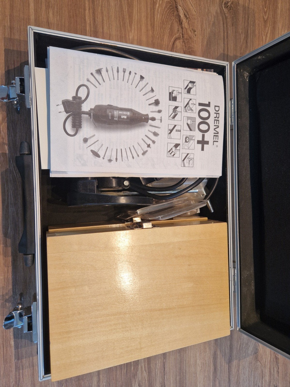 Dremel frees- en schuurmachine met accessoires, Ophalen of Verzenden