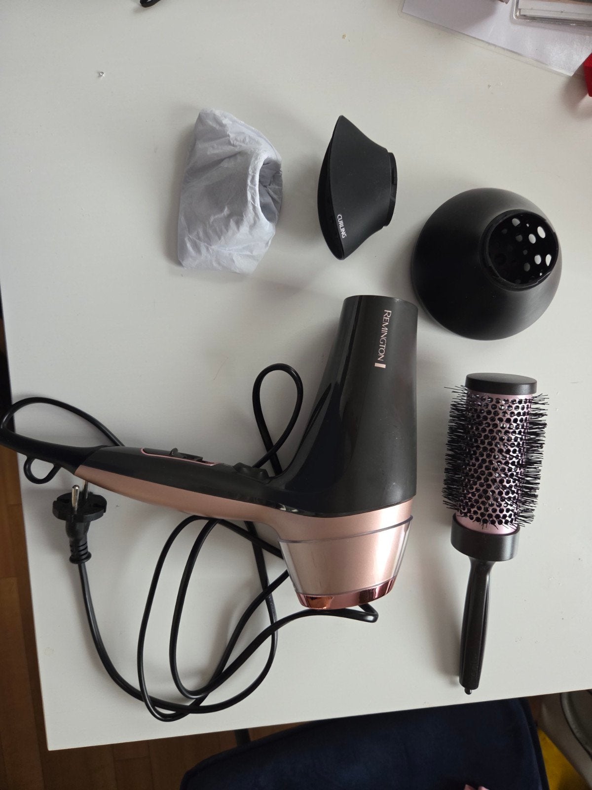 Remington Föhn met opzetstukken en borstel, Ophalen of Verzenden, Zo goed als nieuw, Haarverzorging
