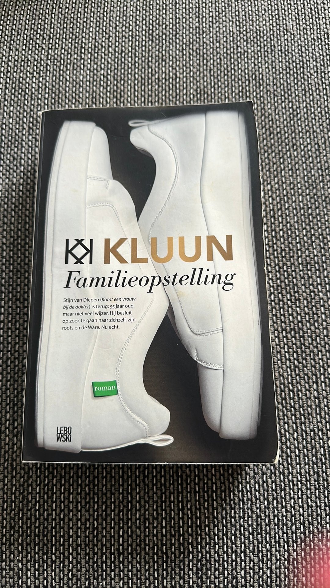 Kluun - Familieopstelling, Ophalen of Verzenden, Gelezen, Kluun