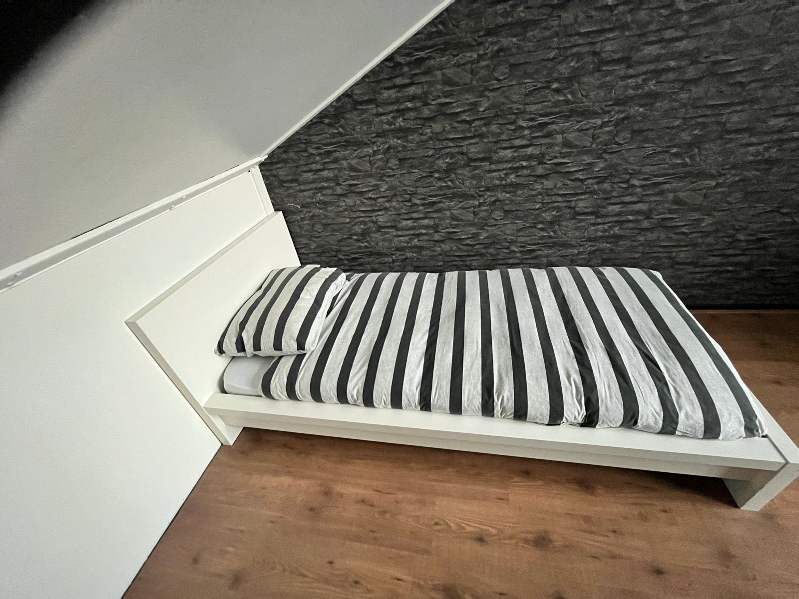 Eenpersoonsbed wit met lattenbodem., Ophalen, 100 cm, Eenpersoons, Zo goed als nieuw