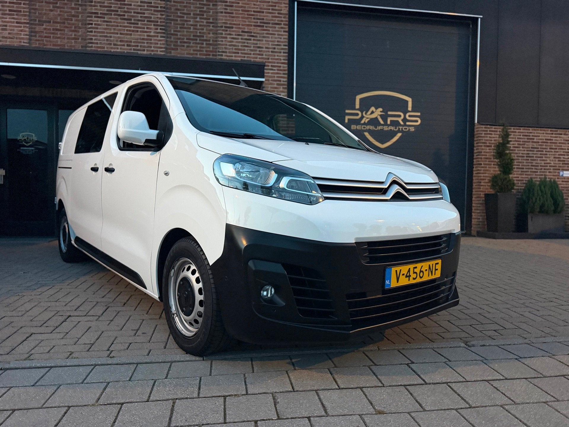 Citroen Jumpy 1.6 BlueHDI 95 Club M S&S Automaat Airco Cruis, Auto's, Dealer onderhouden, Stof, Gebruikt, Citroën