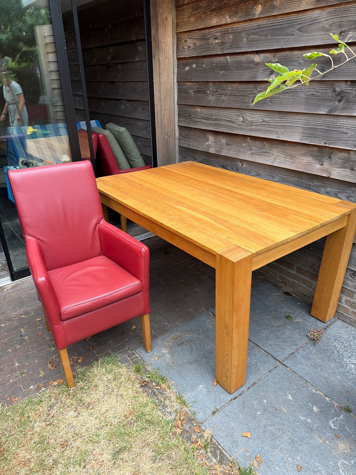 Robuuste eikenhouten tafel met 4 leren stoelen - gratis, Huis en Inrichting, Tafels | Eettafels, Ophalen, Gebruikt, Eikenhout