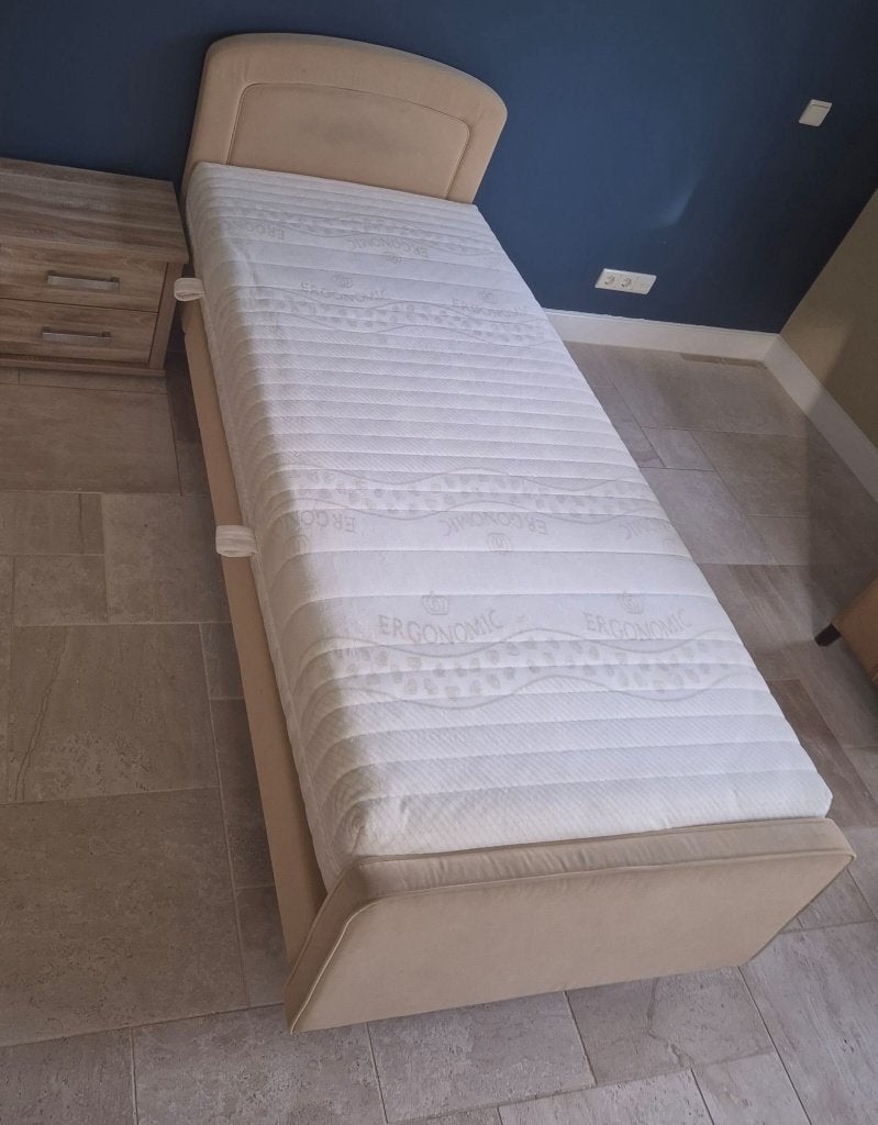 Boxspring Eastborn, Ophalen, Zo goed als nieuw, Tweepersoons, 90 cm