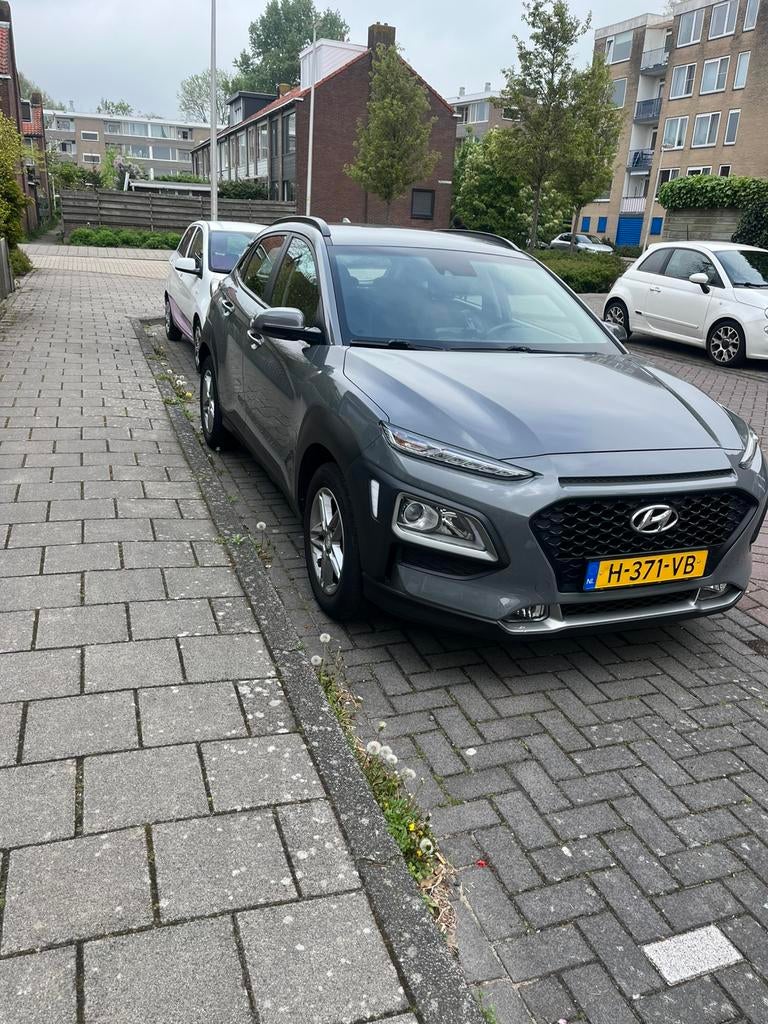 Hyundai Kona 1.0 T-gdi 120pk 2WD 2020 Grijs, Auto's, Hyundai, Voorwielaandrijving, Origineel Nederlands, 1200 kg, Handgeschakeld