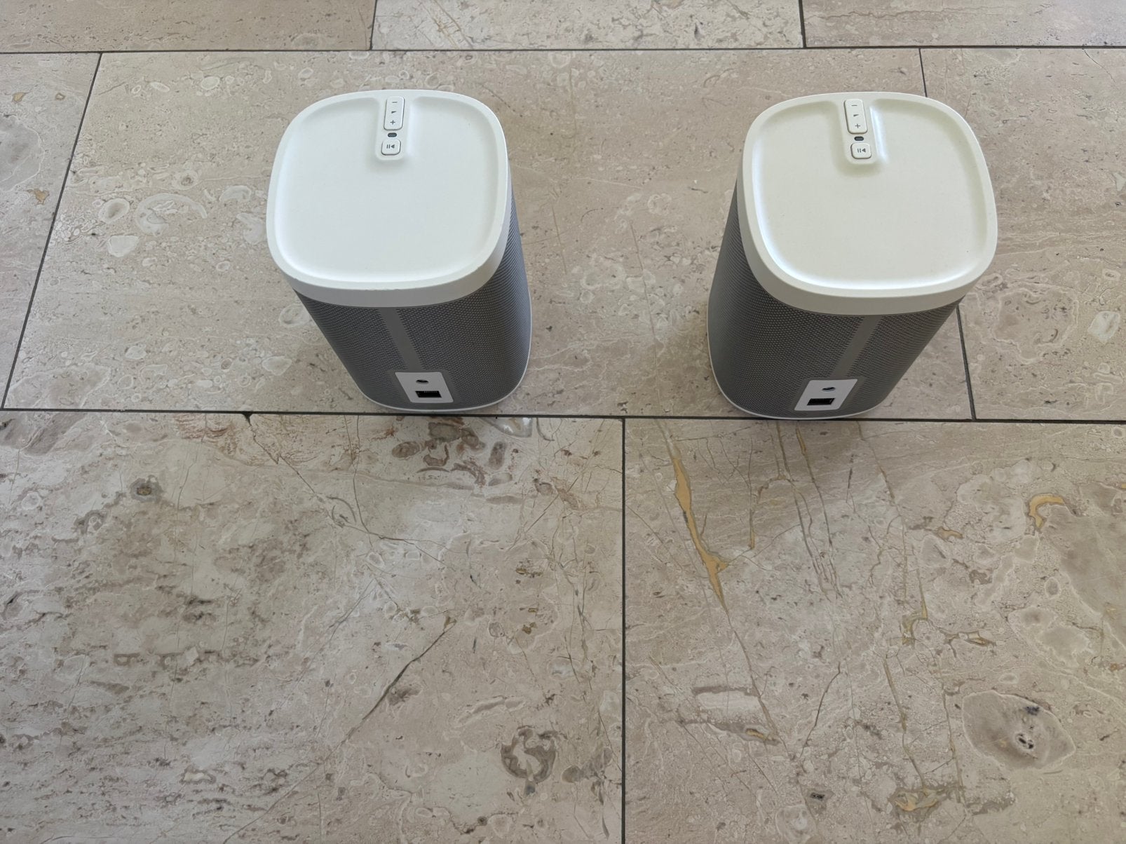 Foto 6 van 2x Sonos Play 1 Wit + Muurbeugels | Inclusief Garantie