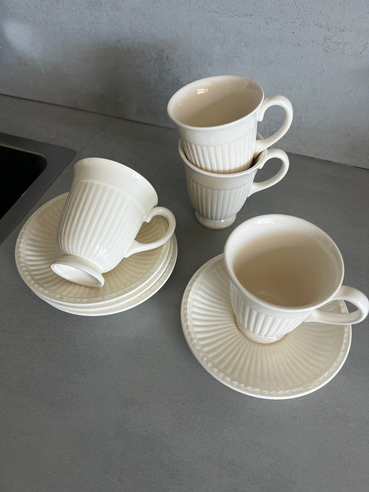 Wedgwood Edme Plain, set van 4 kopjes en schotels, Overige merken, Nieuw, Ophalen of Verzenden, Kop(pen) en/of Schotel(s)