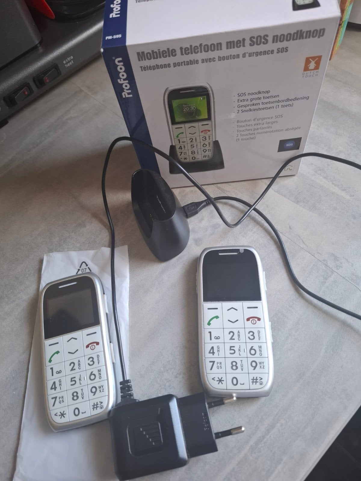 Profoon Mobiele Telefoon met SOS Noodknop (PR-595), Geen camera, Ophalen of Verzenden, Zo goed als nieuw, Klassiek of Candybar