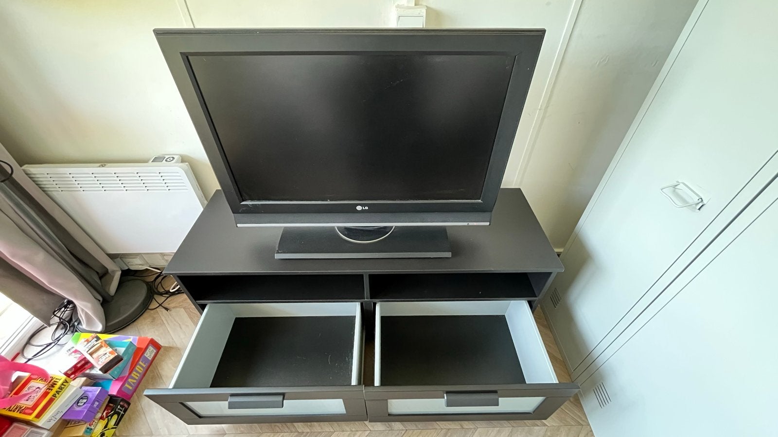IKEA BRIMNES tv-meubel (TV ook te koop), Huis en Inrichting, Kasten | Televisiemeubels, Ophalen, Gebruikt, 100 tot 150 cm, Minder dan 100 cm