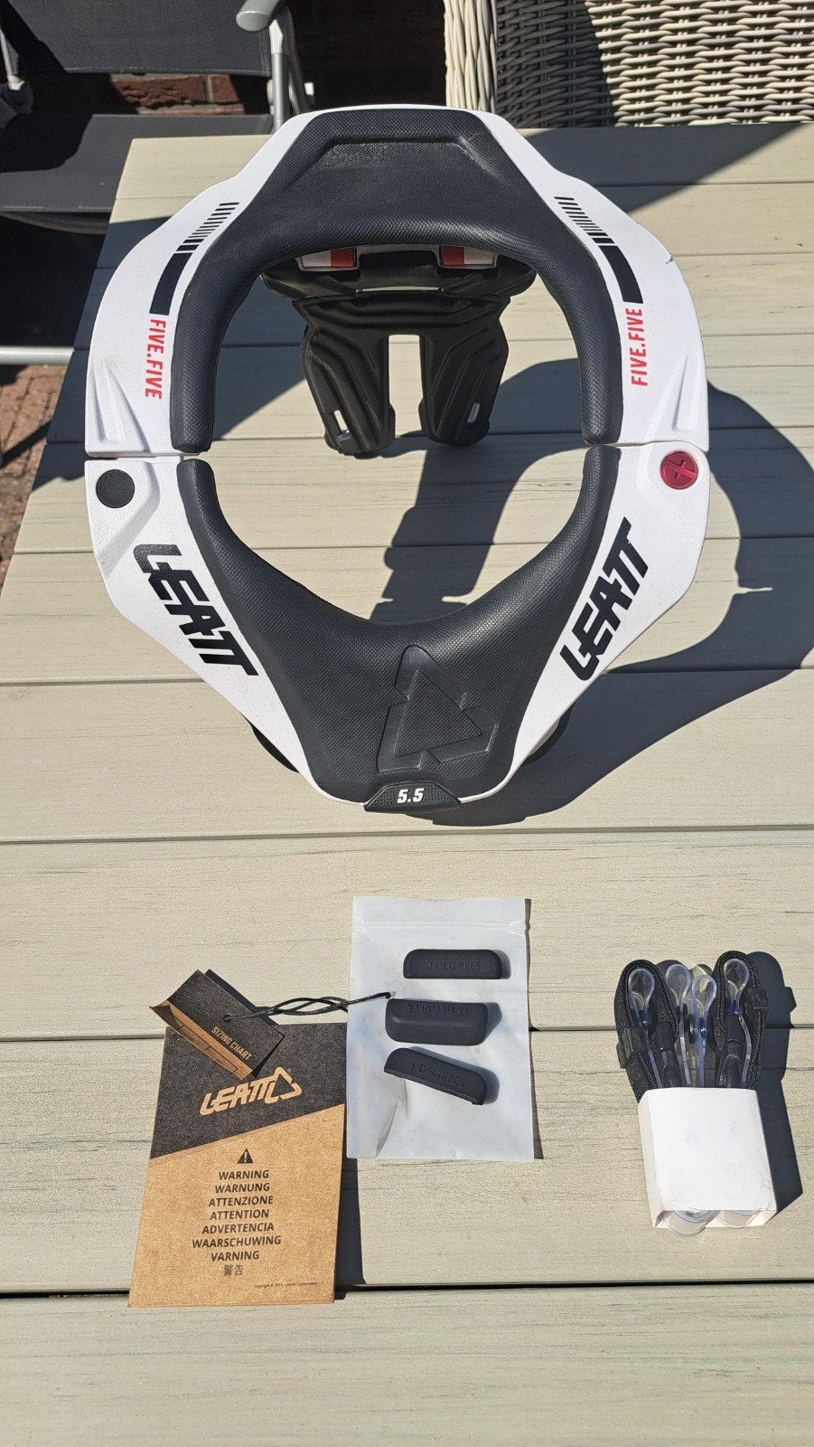 Leatt 5.5 nekbrace wit, Ophalen of Verzenden, Tweedehands, Integraalhelm, Overige merken
