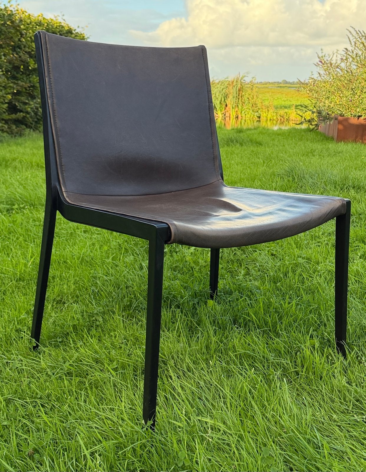 4 KFF Unique Kuip design eetkamerstoelen, Huis en Inrichting, Ophalen, Bruin, Leer, Zo goed als nieuw