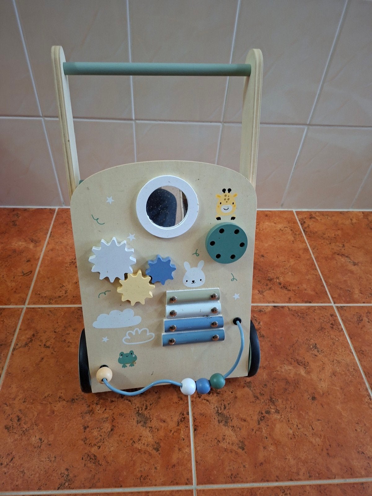 Houten loopwagen met activiteitenpaneel, Ophalen of Verzenden, Zo goed als nieuw, Overige typen, Met wieltjes