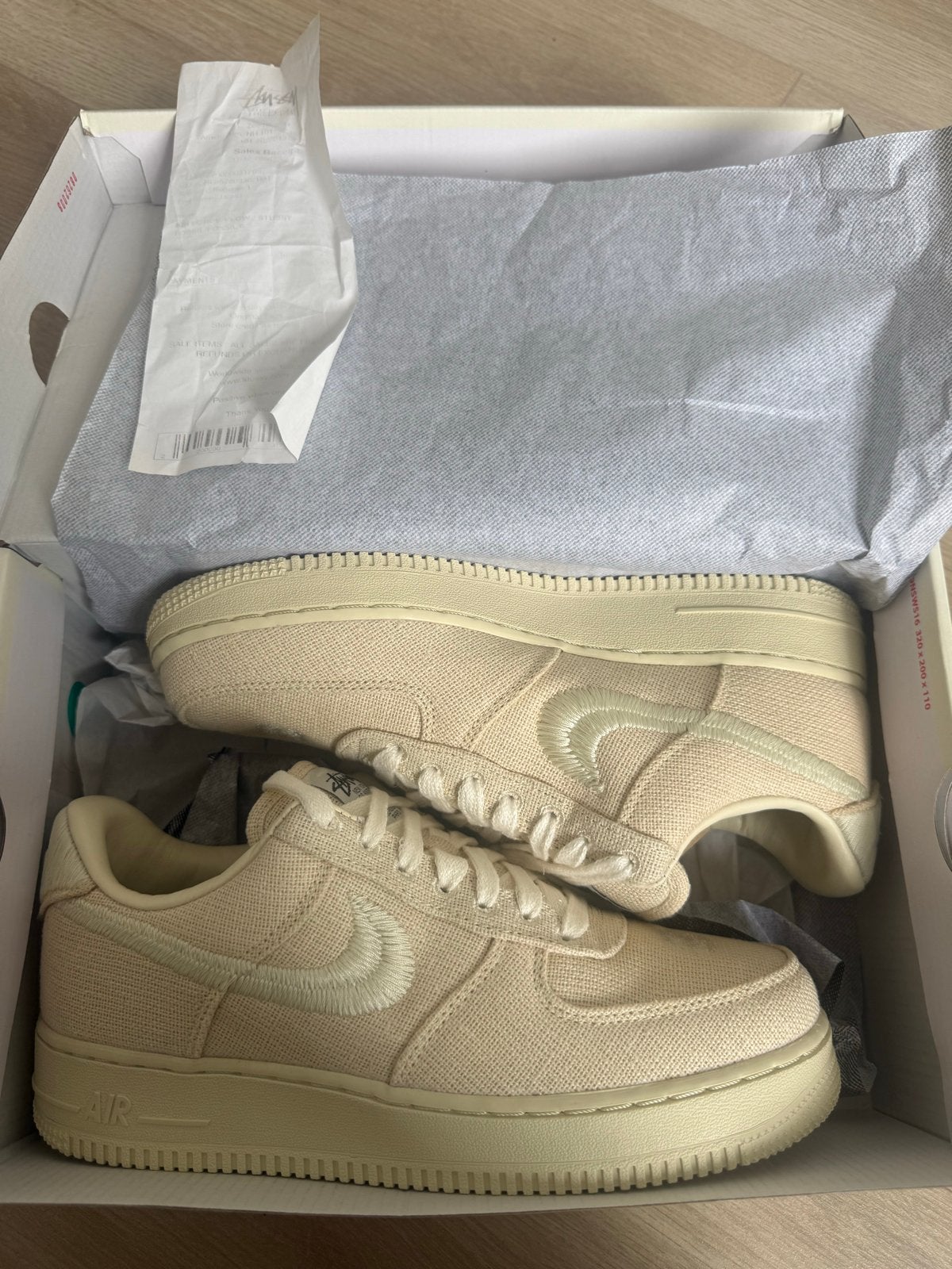 Nike Air Force 1 Low Stussy Fossil - Maat 41 - Nieuw, Ophalen of Verzenden, Nieuw, Overige kleuren, Sneakers of Gympen