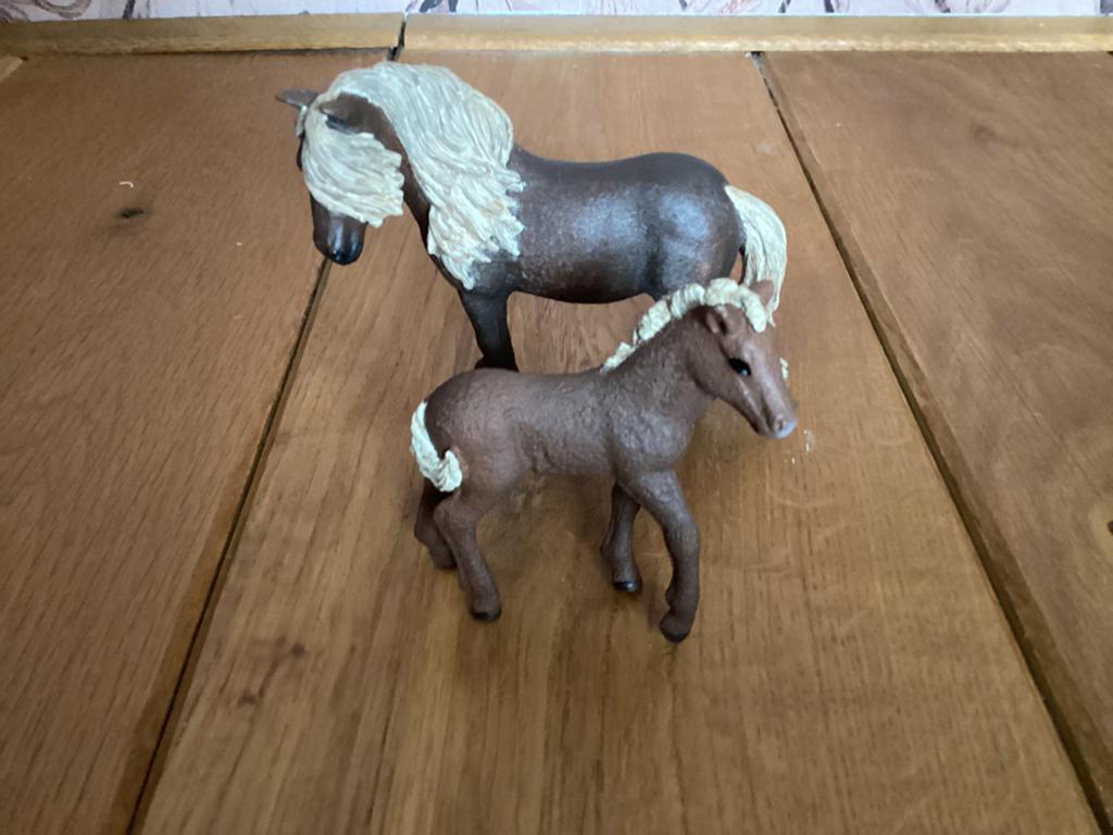 Schleich paarden merrie en veulen (13), Ophalen of Verzenden, Zo goed als nieuw, Paard, Beeldje of Figuurtje