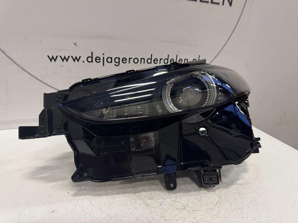 MAZDA CX30 CX-30 VOL LED KOPLAMP 14 PINS LINKS DFR7-51040, Auto-onderdelen, Gebruikt, Shinchi, Fuchu-Cho 3-1
730-8670  Hiroshima