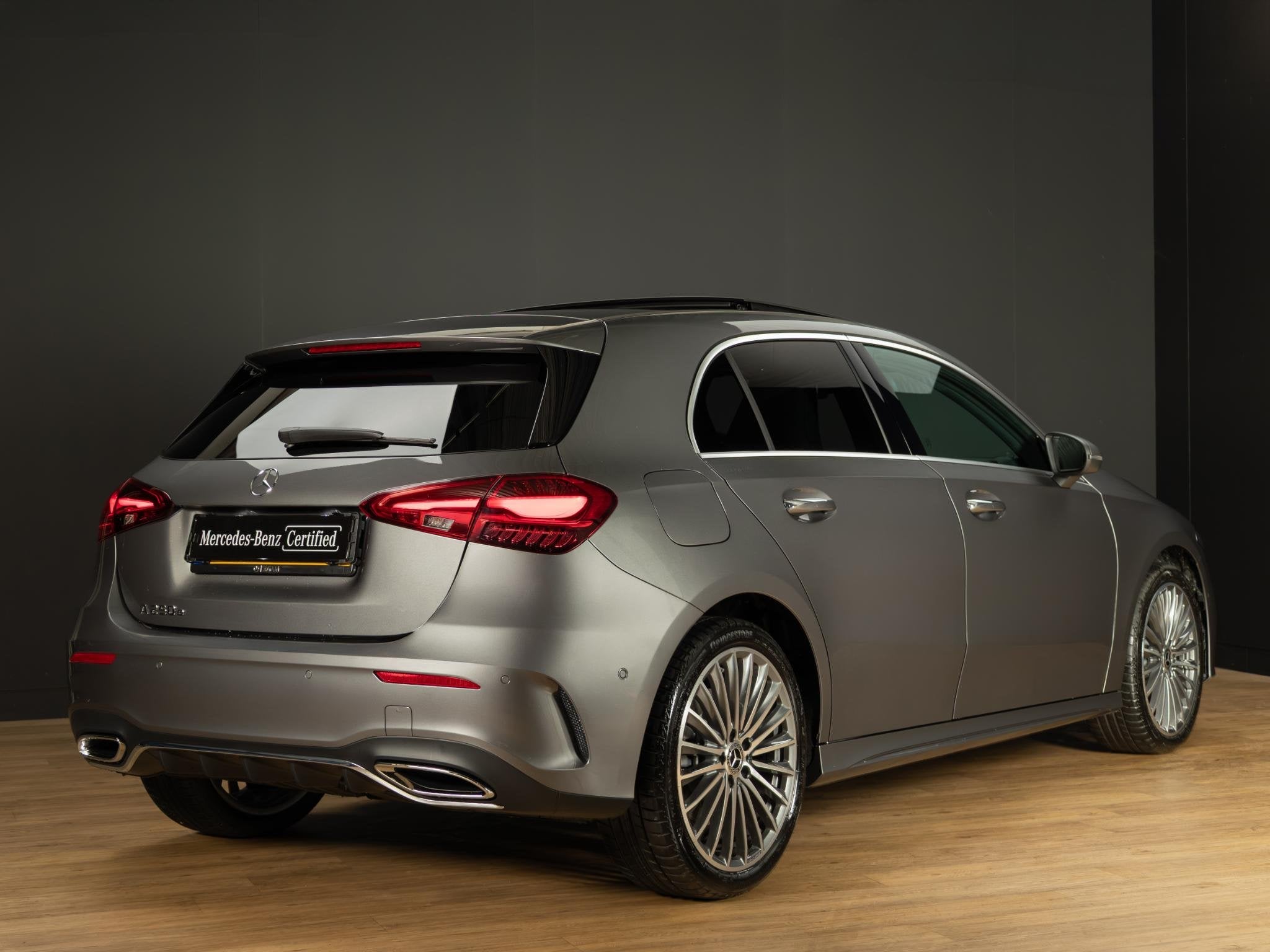 Mercedes-Benz A-Klasse Hatchback 250 e Business Solution AMG, Auto's, Mercedes-Benz, Dealer onderhouden, 4 cilinders, 163 pk, Bedrijf