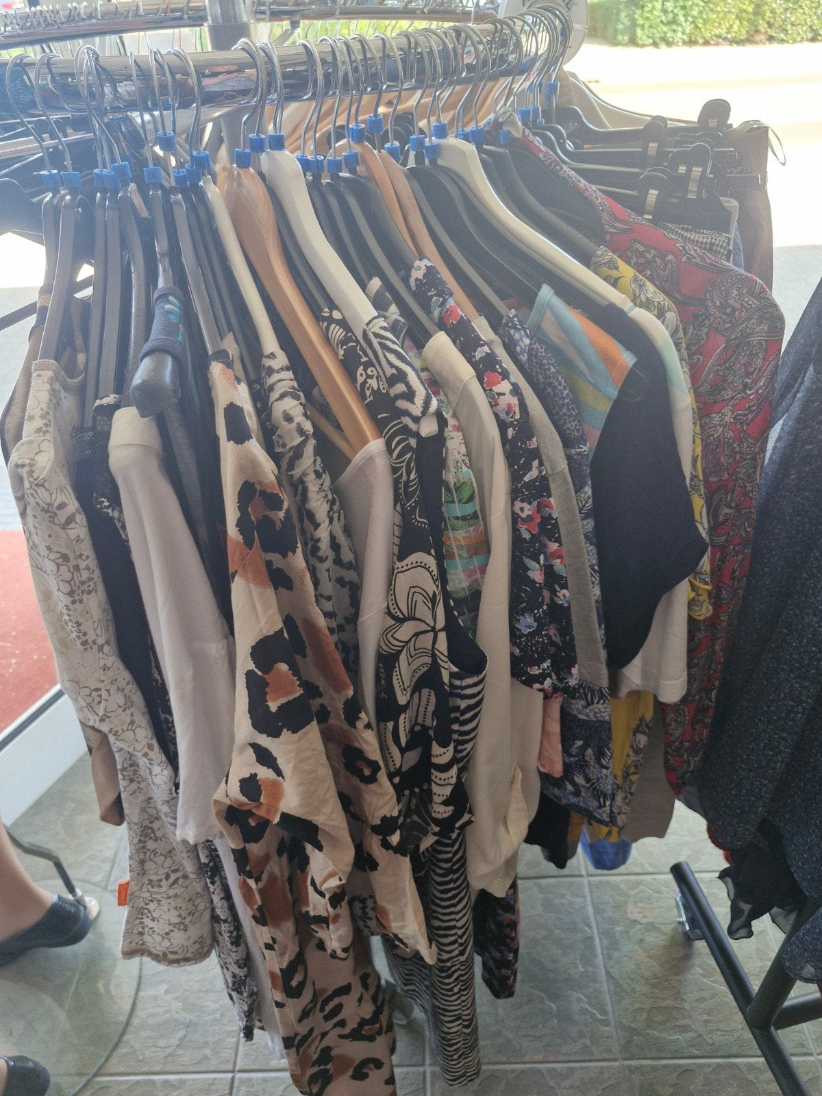 45 stuks dameskleding XXL (maat 44) inclusief 5paar schoenen, Kleding | Dames, Diverse merken, Ophalen, Zo goed als nieuw