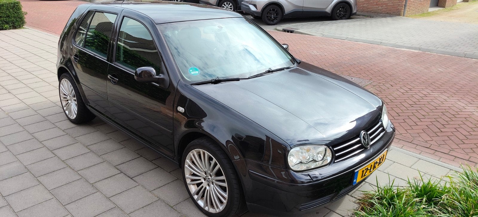 Volkswagen Golf 1.6 77KW 2003 Zwart, Voorwielaandrijving, 1145 kg, 4 cilinders, 1200 kg