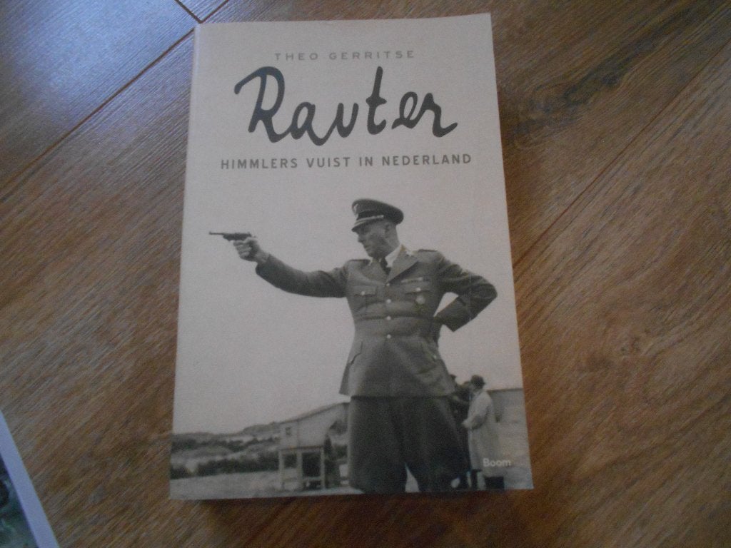 Theo Gerritse Rauter Himmlers vuist in Nederland, Boeken, Ophalen of Verzenden, Tweede Wereldoorlog, Zo goed als nieuw, Overige onderwerpen