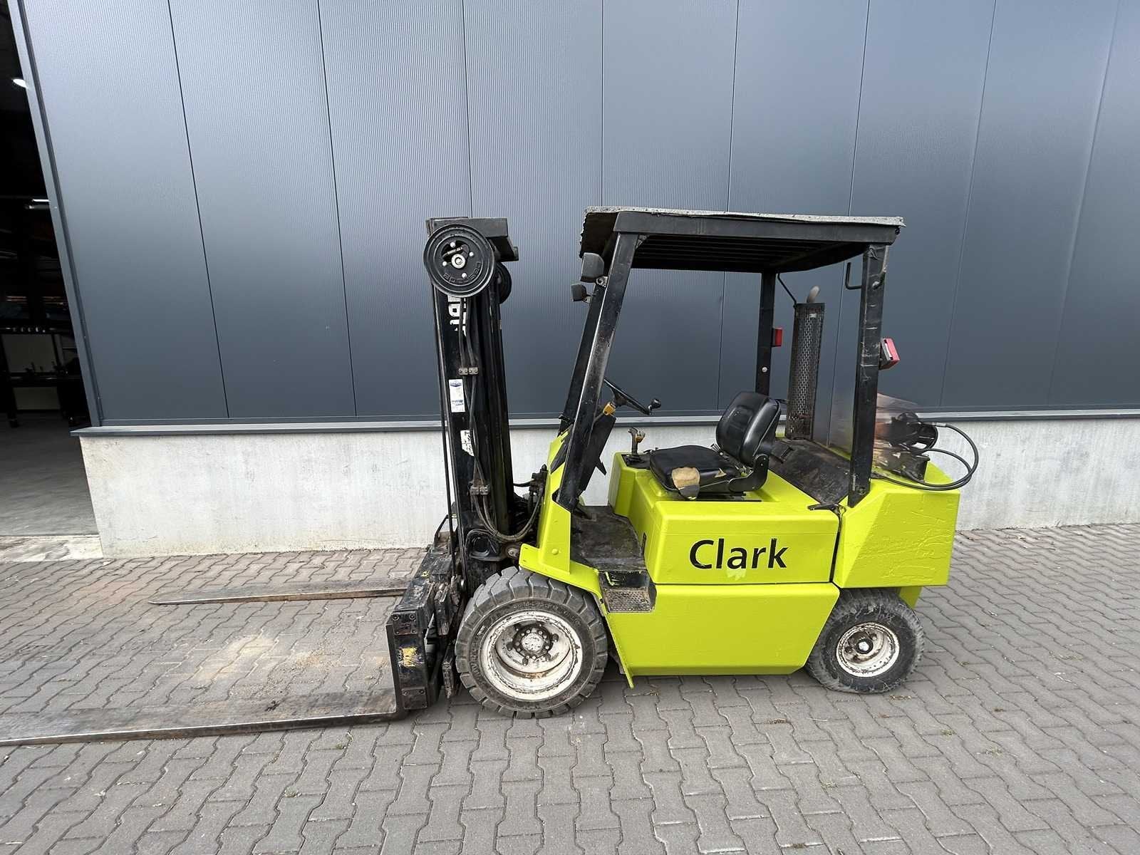 Clark - 1994 - GPM 30 - Vorkheftruck, LPG, Heftruck, Clark