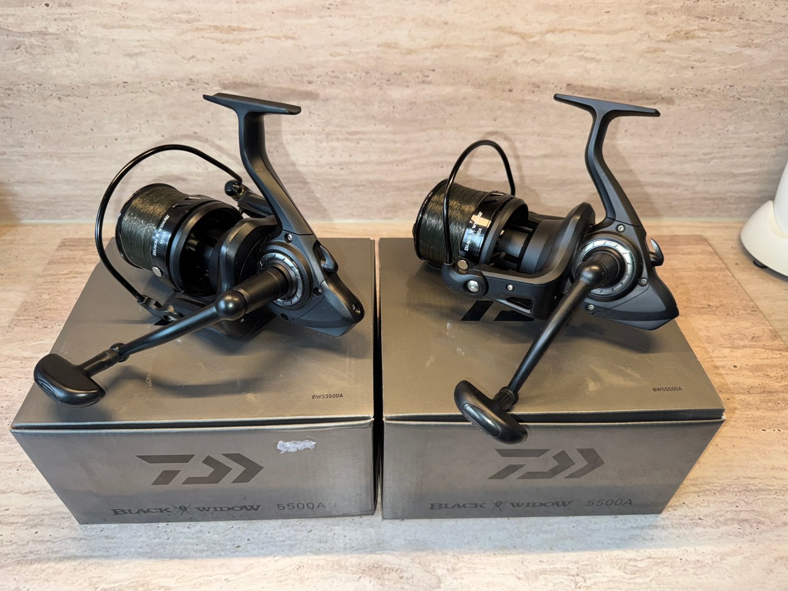 Daiwa black widow 5500A, Watersport en Boten, Hengelsport | Karpervissen, Ophalen of Verzenden, Zo goed als nieuw, Molen