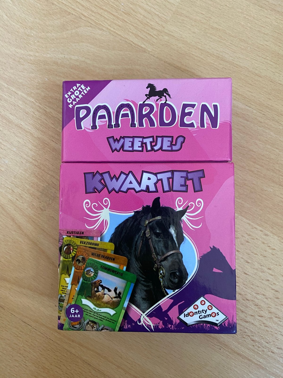 Paarden Weetjes Kwartet - Met 2 superkwartetten (5 kaarten), Drie of vier spelers, Ophalen of Verzenden, Zo goed als nieuw