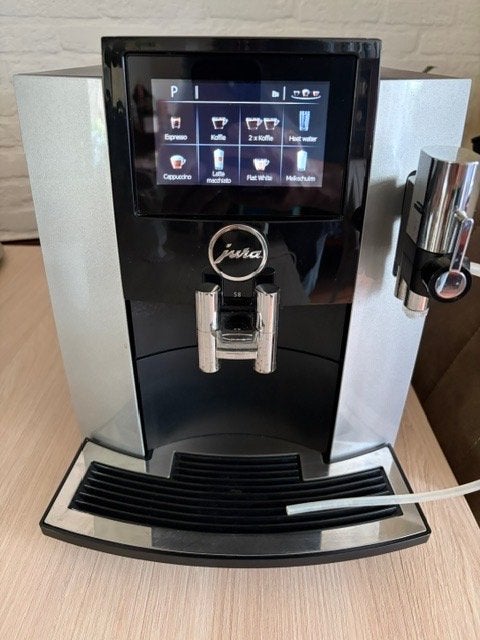 Jura S8 Platinum volautomatische koffiemachine, Witgoed en Apparatuur, Koffiezetapparaten, Zo goed als nieuw, Koffiebonen, Koffiemachine