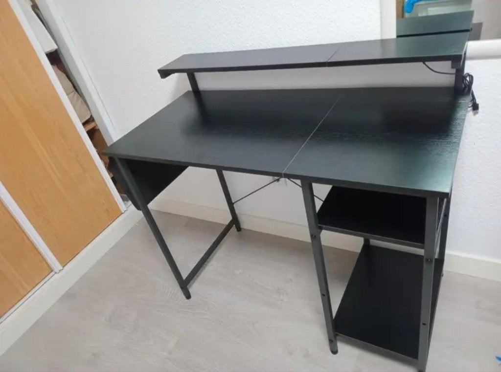 Desk, Huis en Inrichting, Bureaus, Zwart, Hout, Ophalen of Verzenden, Zo goed als nieuw
