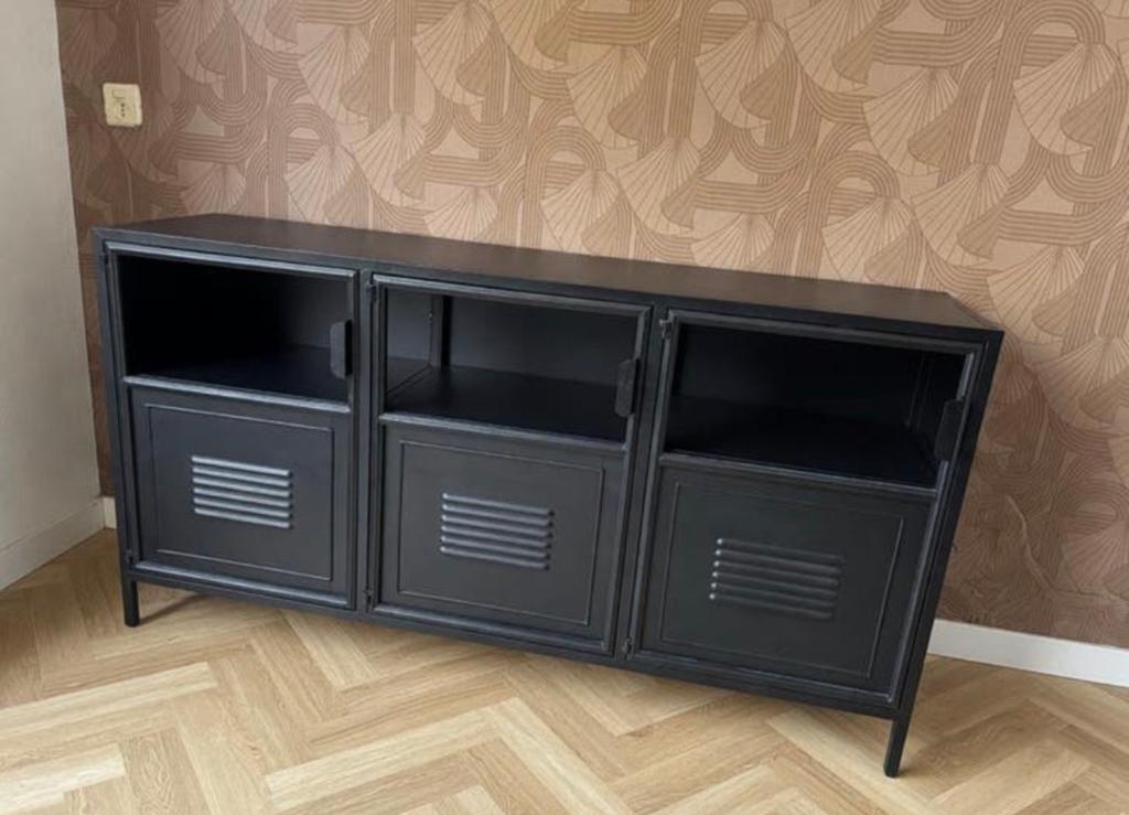 WOOOD dressoir, Huis en Inrichting, Kasten | Dressoirs, Ophalen