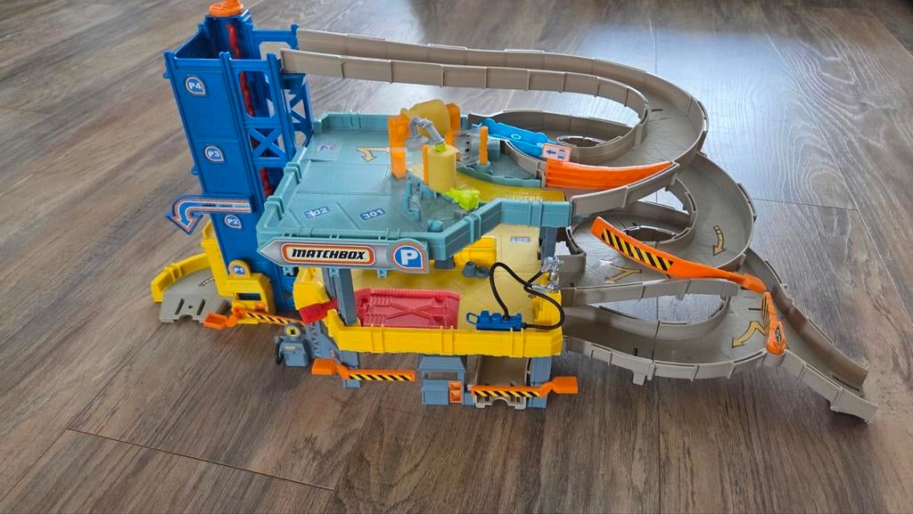 Matchbox Super Garage Speelset met Baan en Lift, Ophalen, Zo goed als nieuw