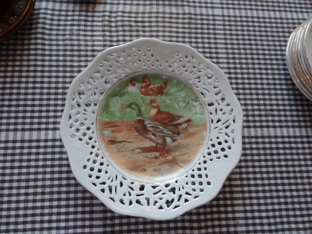 Oude porseleinen schaal met eenden en kippen, Antiek en Kunst, Ophalen