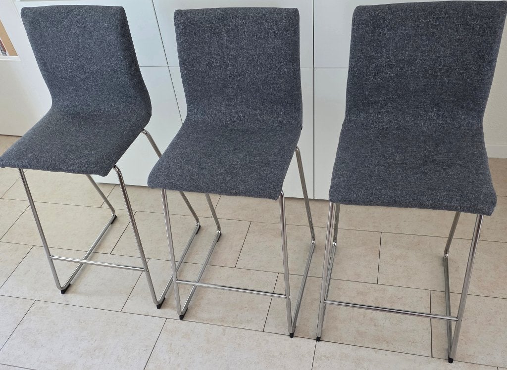3 × Barkrukken, verchroomd / gunnared donkergrijs 76 cm hoog, Ophalen, Met voetsteun, 60 tot 90 cm, Zo goed als nieuw
