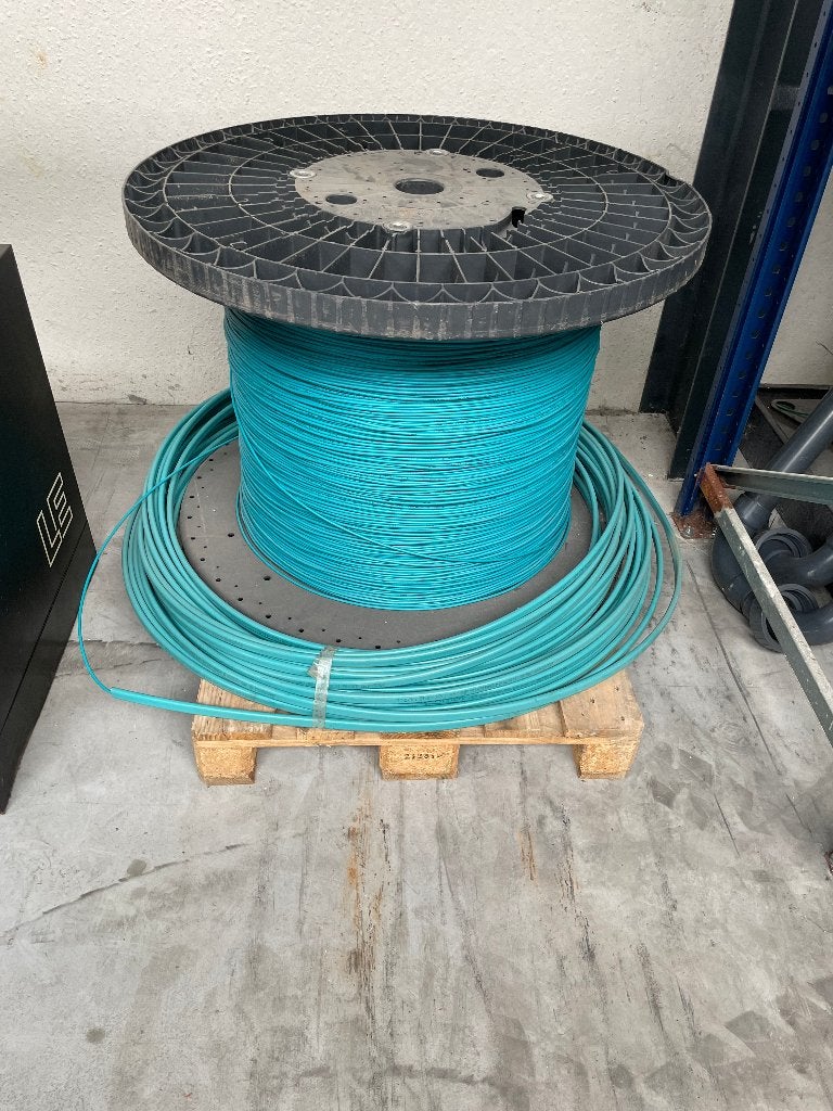 Draka glasvezelkabel op haspel, Doe-het-zelf en Verbouw, Elektra en Kabels, Ophalen, Nieuw, Draka, Kabel of Snoer